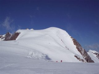 la calotta del Gwachtenhorn vista dal pianoro a quota 3000