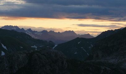 incantevole tramonto sulle Alpi Liguri