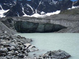 lago e ghiacciaio omonimo