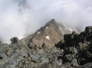 La cresta Sud-Est vista dalla cima.