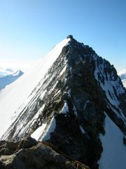 La cresta che scende dalla Lenzspitze