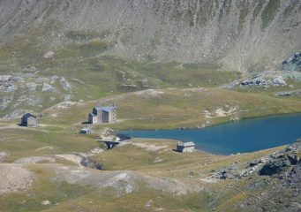 Lago e rifugio Miserin dalla Fenètre
