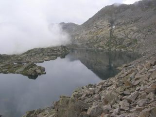 Il Gran Lago di Unghiasse visto dal suo estremo orientale.