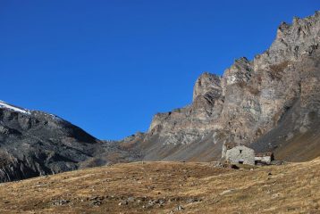 L’Alpeggio Lacs desot ed il Colle dell’Entrelor
