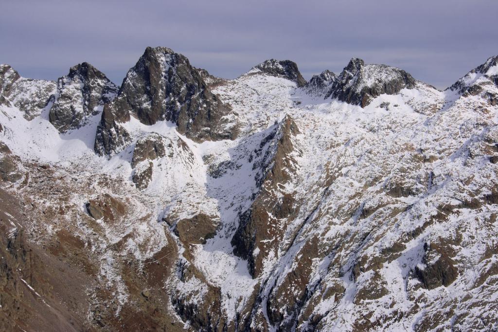panorami dalla cima : dalla Cima Paganini al Bastione (da sinistra a destra) (7-11-2009)