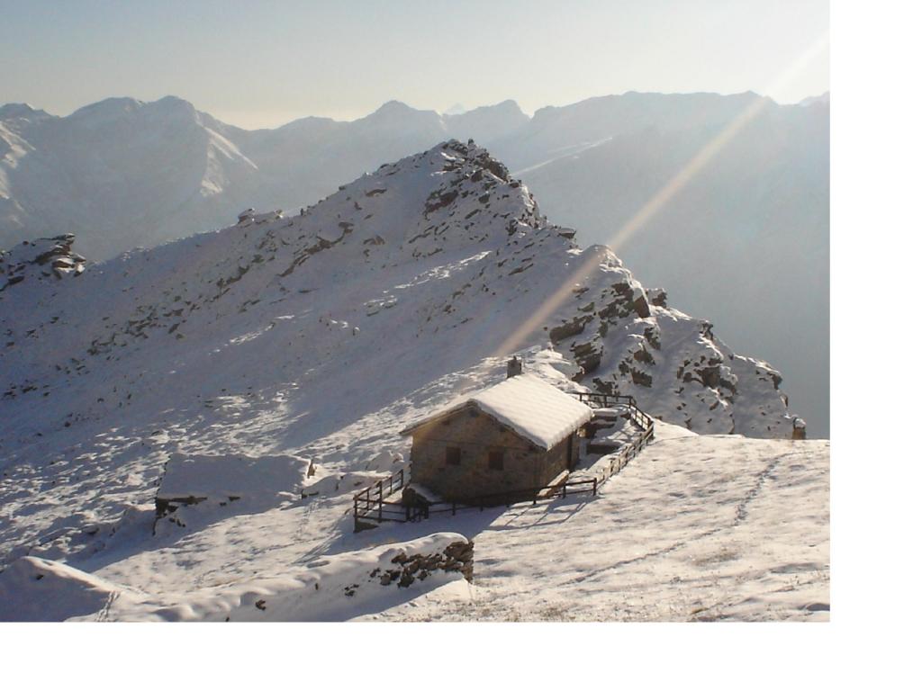 L'Alpe di Colla e la Colmetta scendendo dalla P.Praghetta