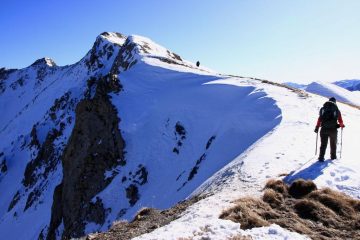 la bella cresta nevosa che porta in vetta (28-11-2009)