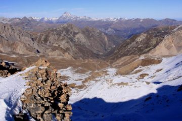 panorami dalla cima : il Vallone del Preit e la Valle Maira sullo sfondo (28-11-2009)
