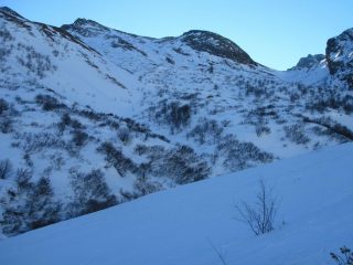 Il Monte Maurel m. 2604 versante Sud-Ovest dove si svolge la via di salita (9-2-2008) 