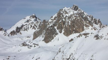 panorami dalla cima : Monte Vallonnasso e Monte Sautron (24-1-2010)