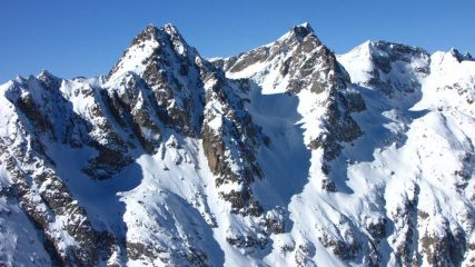 panorami dalla cima : Mont Chamineyes (a sinistra) e Monte Clapier (a destra) (31-1-2010)