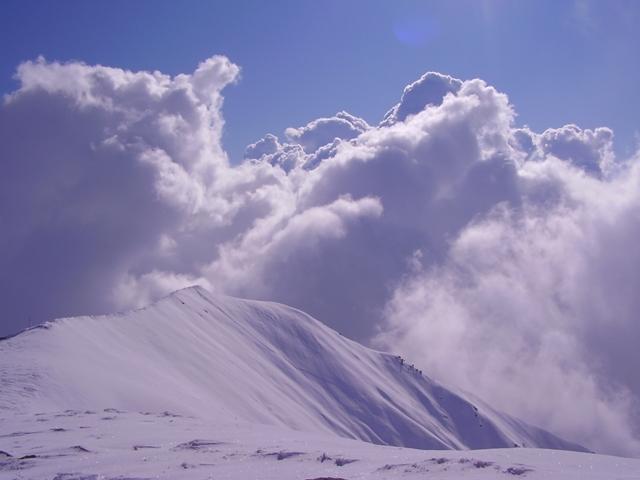 Cugno dell'Alpet tra neve e nubi