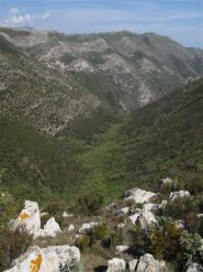La bella valle Ibà e dietro il crinale di discesa