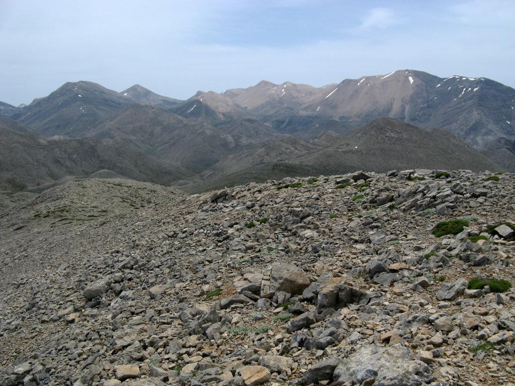 Dal Melidaou, panorama verso il Pachnes e la parte più interna dei Lefkà Ori.