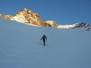 Alba sul ghiacciaio con Aig. des Glacier e Col de la Scie