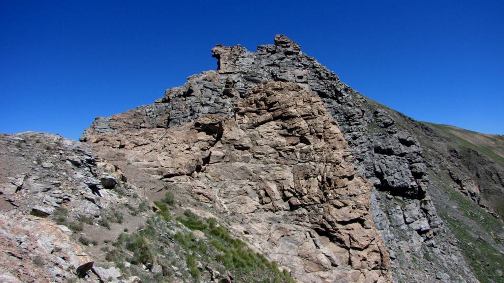 la cresta rocciosa dove passa la via ferrata (18-7-2010)