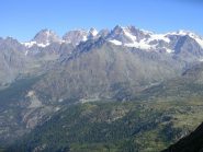 Il gruppo del Bernina visto dai pressi del Passo di Acquanera