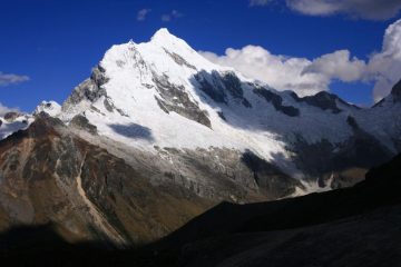 Nevado Chopicalqui m. 6325 visto dal Rifugio Perù (16-8-2007)