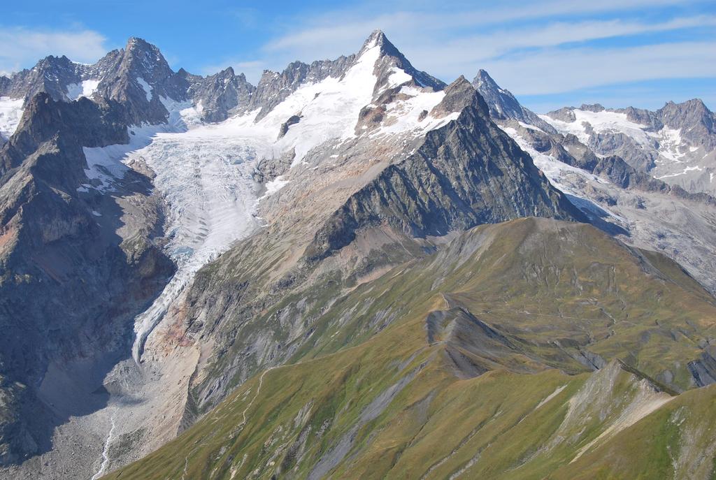 Il Col du Grand Ferret ed il ghiacciaio di Pre de Bar