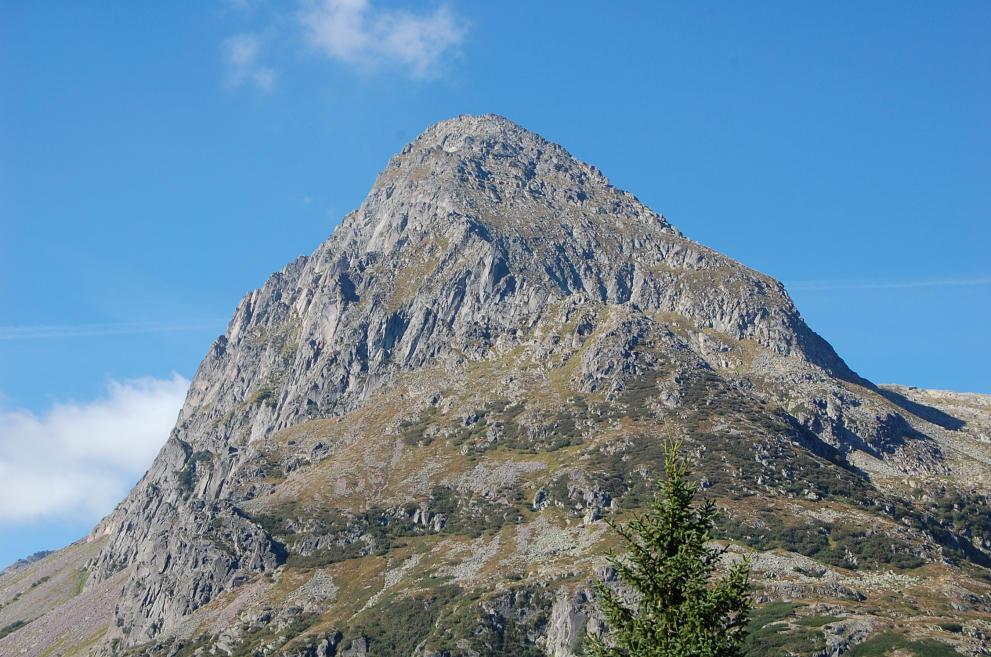 il monte Colbricon visto dal basso