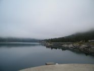 nebbia sopra il lago