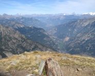 Panorama dalla vetta verso la valle d' Aosta