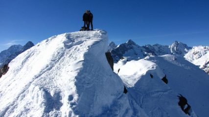 la vetta del Mont Telliers e due belle fanciulle in cima ! (5-2-2011)