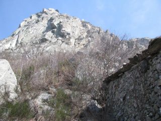 Baita Jas-Damon e le rooce della cresta sud Croix-Corma