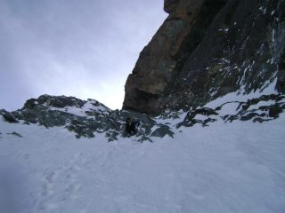 il bivio: a sx sciistica, a dx alpinistica (sciabile con moolta determinazione e disprezzo per gli sci