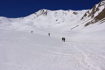 salendo verso il pianoro di quota 2600 m. nel Vallon Riou de Crouès (9-4-2011)