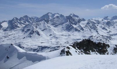 Sulla cima scialpinistica del  Lagrev guardando il Gruppo del Bernina