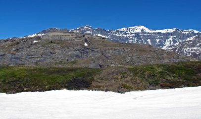 Ultime lingue di neve sotto il Forte Variselle