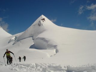 La Parrot, piramide di ghiaccio e neve