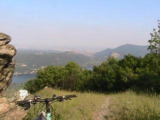 Panorama:da dx a sx.Monte S.Giorgio,Moncuni e Lago piccolo