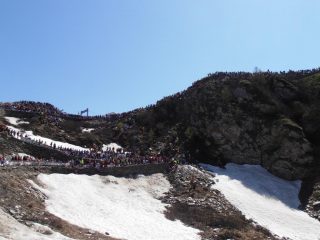 08 - Gran folla al Colle delle Finestre per il Giro d'Italia