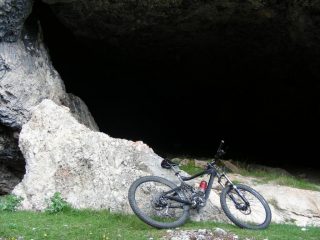 Grotta (scendendo)