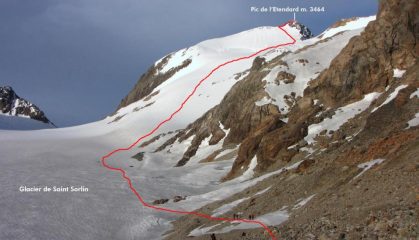 il Pic de l'Etendard e la via di salita seguita dalla quota 2700 m. (12-6-2011)
