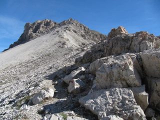vista della prima pare della cresta dal Passo Desertes