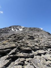 06 - Ancora pietraie per arrivare alla cima di Bard