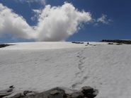 08 - si toccano i primi nevai quando si è praticamente sulla arrivati sulla cima di Bard