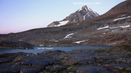 le prime luci dell'alba sul Lac de l'Arpont e Dent Parrachèe (3-7-2011)