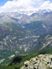 Uno sguardo verso l'imbronciato Gruppo del Bernina