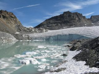 Seraccata sul lago ghiacciato