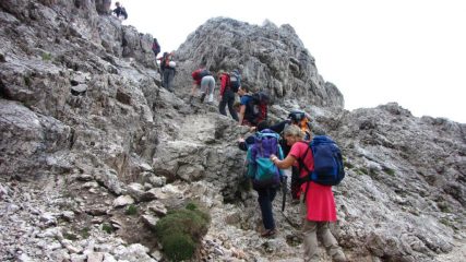 salendo lungo il versante meridionale del Sass da Putia (23-7-2011)