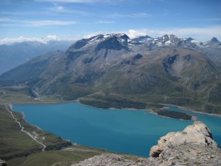 Il lago e le montagne della Valsusa dalla vetta