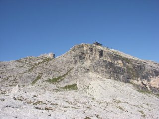 plateau sommitale e rifugio Nuvolau