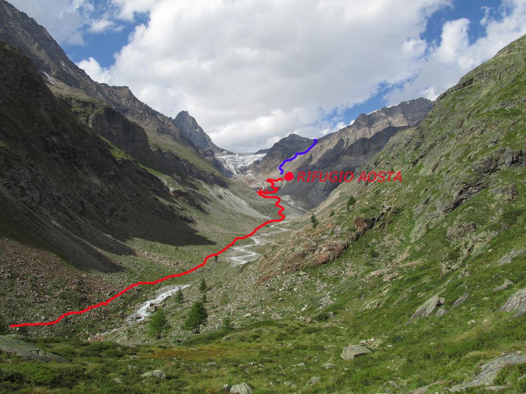 Percorso di avvicinamento al Rifugio Aosta (visto dal lato opposto)