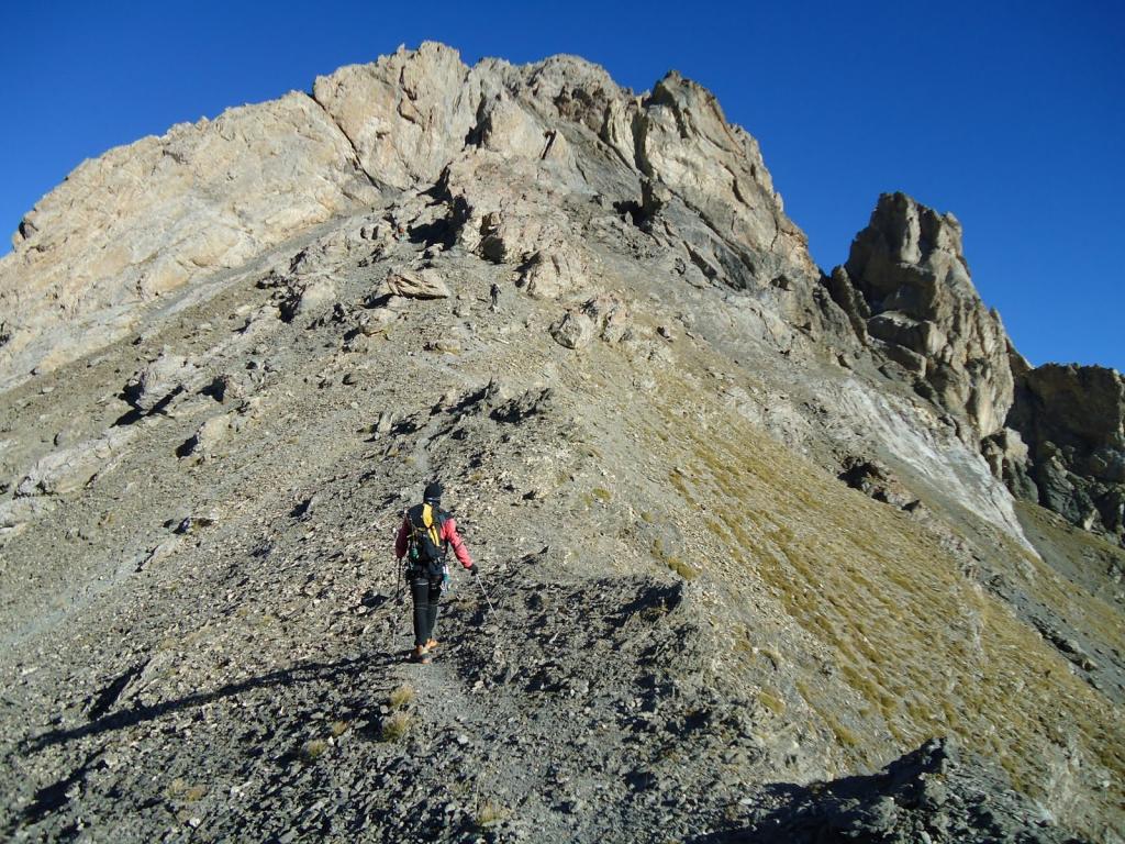 Stelvio sale verso sulla cresta Sud, verso l'inizio della parte alpinistica (9-10-2011)