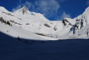L’alpeggio di Les Ecules, al confine tra sole e ombra. è finalmente in vista