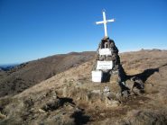 La croce di vetta del Monte Taccone